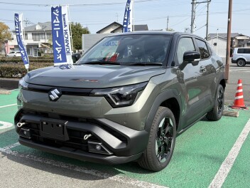 スズキ初の電気自動車〝eビターラ〟展示車到着しました♬
